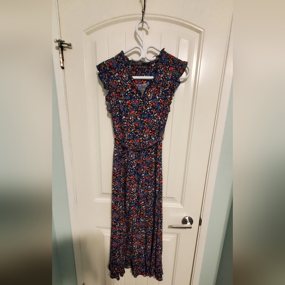 Chic Floral Maxi Dress in Navy